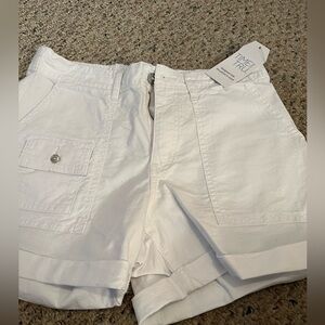 Time and Tru size 4 brand new white shorts